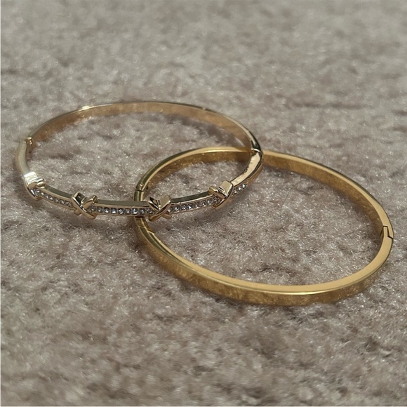 Minimalist Gold Bangle Bracelets (Set of 2) - Picture 2 of 8